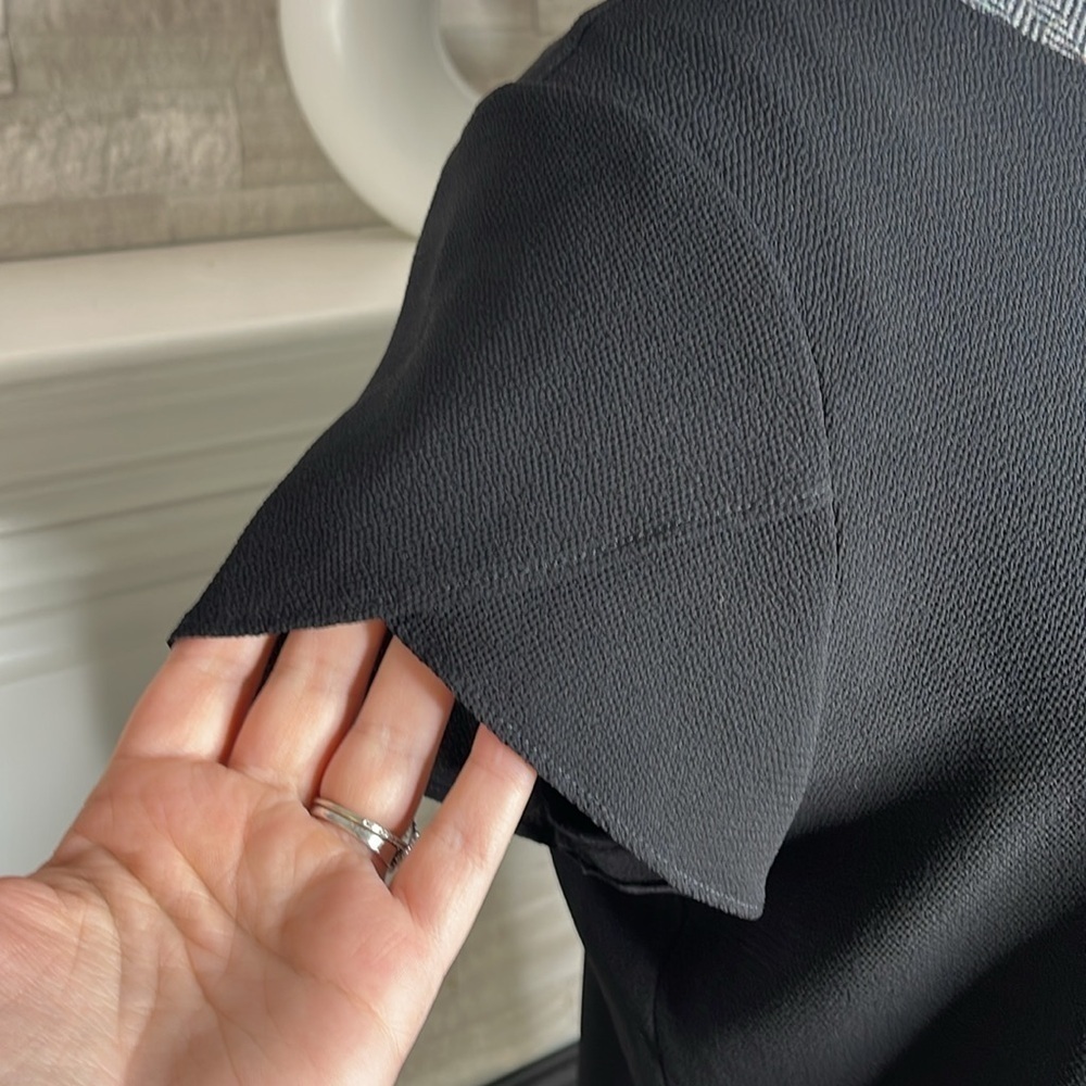 Renuar Black Lightweight Top Size Small - Picture 4 of 6